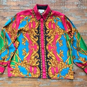 Voir Collection Versace style baroque brightly colored top